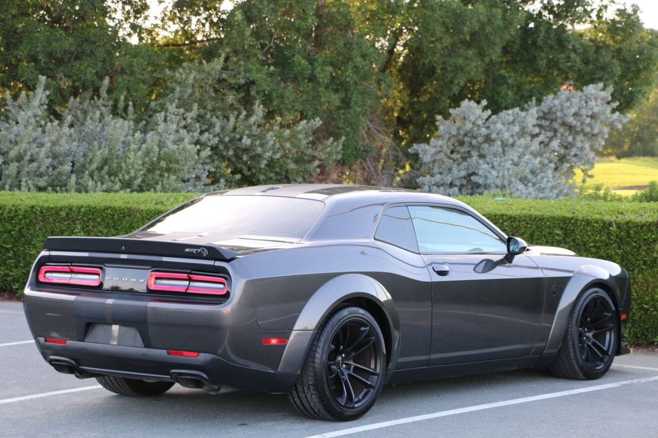 دودج تشالينجر SRT  هيلكات ريد اي عريض جسم دودج تشالنجر هلكات وايد بودي ريد اي خليجي تحت الضمان