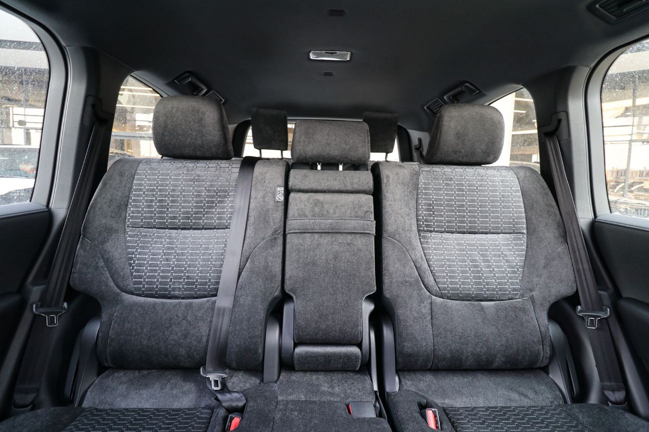 تويوتا لاند كروزر EXR 4.0L Toyota Land Cruiser GXR 2025 | 4L Basic | White- Black | Best Price