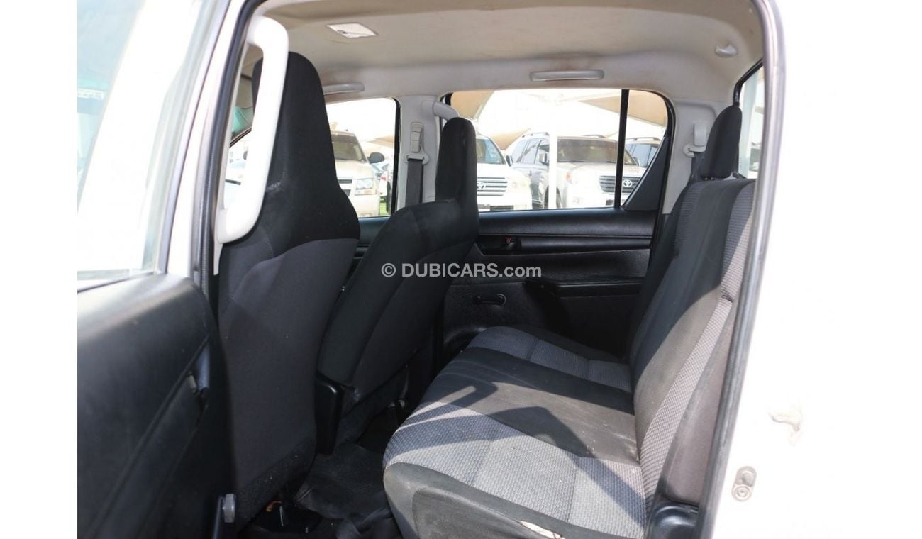 Toyota Hilux 2016 | 4X4 DOUBLE CABIN WITH GCC SPECS - EXCLUSIVE VAT