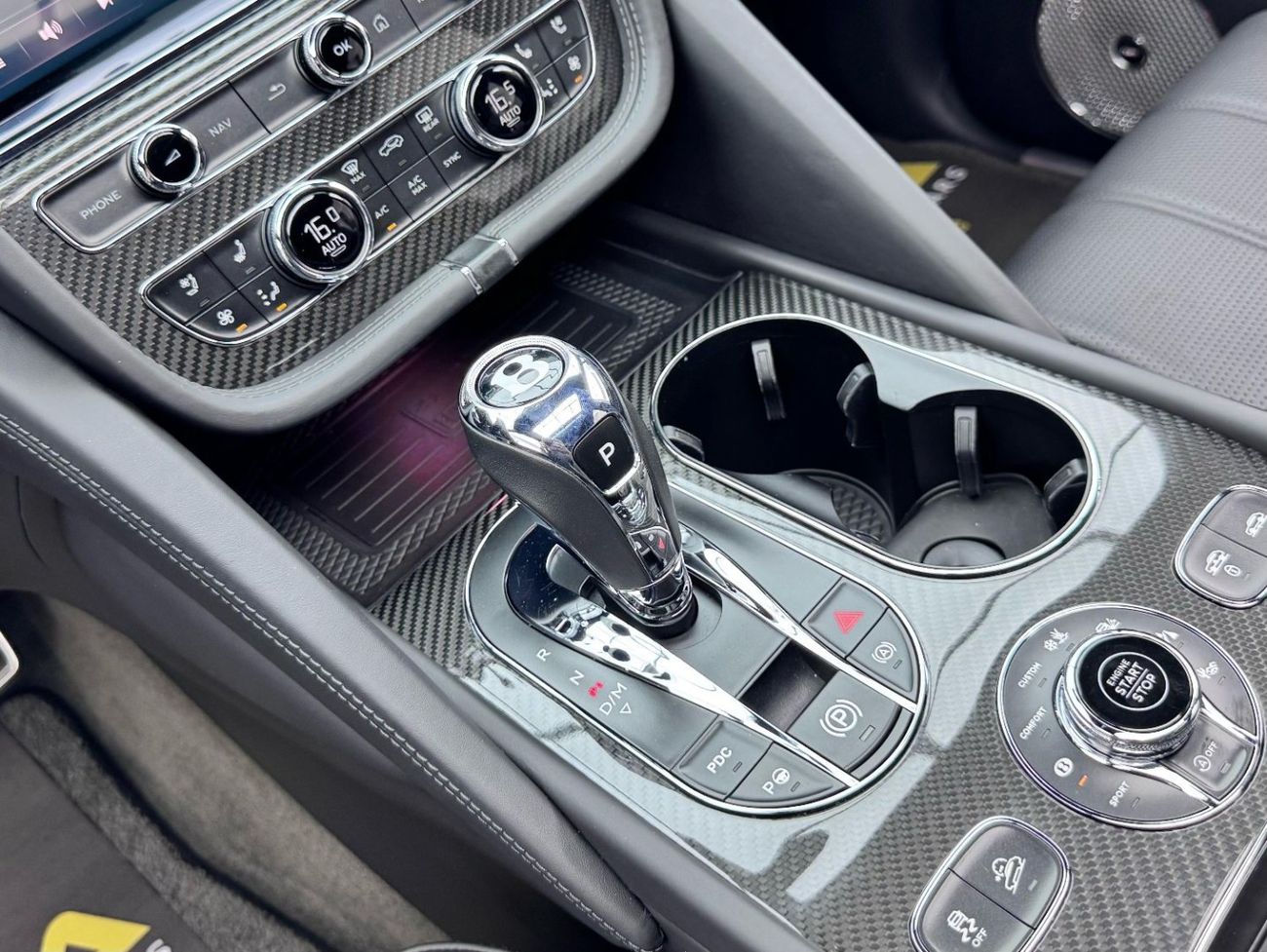 Bentley Bentayga 2021 Bentley Bentyaga First Edition V8, 2026 Bentley Warranty + Service Pack, Full Option, GCC