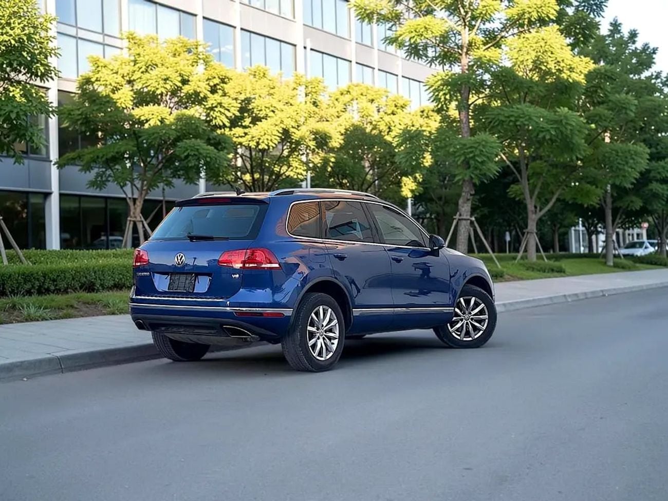 Volkswagen Touareg 1,005 P.M | SEL | GCC Specs | Pristine Condition