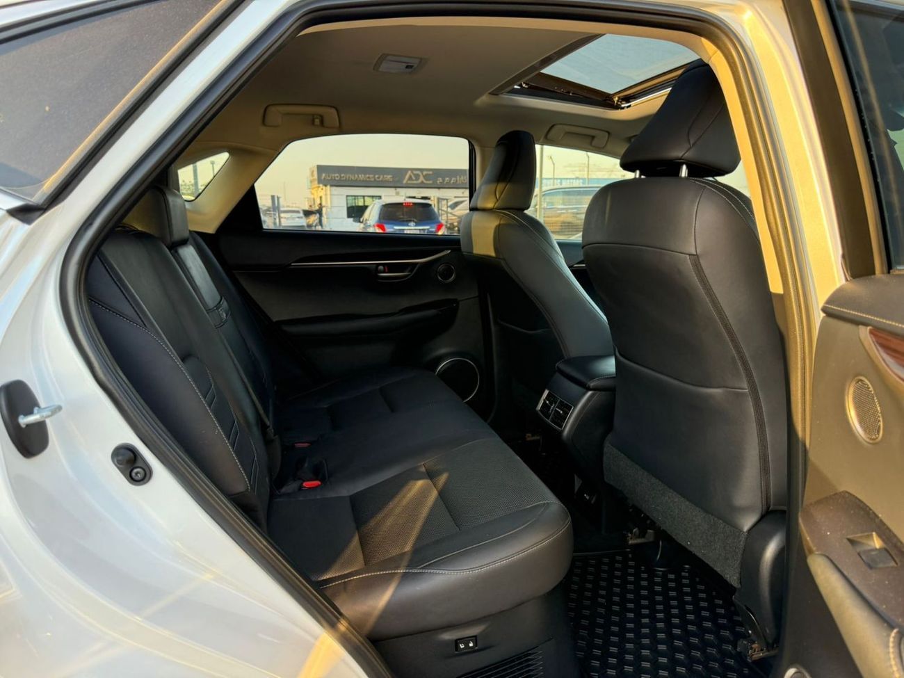 Lexus NX200t LEXUS NX200T - SPECIAL EDITION - WHIT HEAD UP DISPLAY