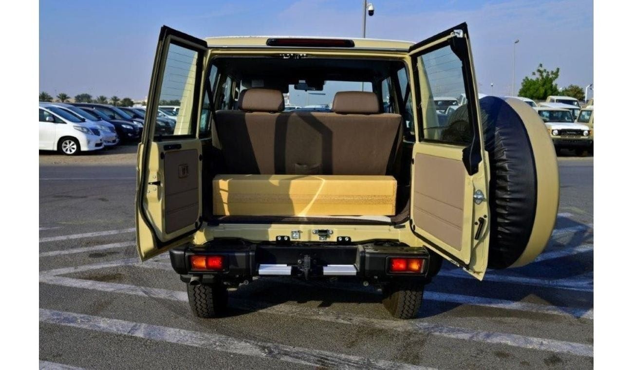 تويوتا لاند كروزر 70 DLX 2.8L DIESEL AUTOMATIC 4X4