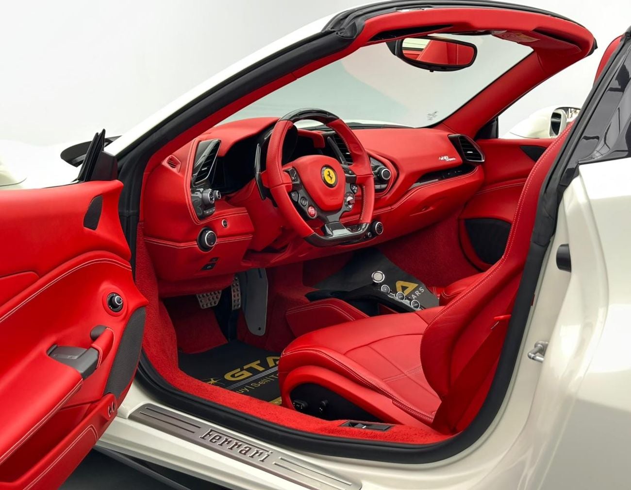 فيراري 488 سبايدر 2017 Ferrari 488 Spider, Full Service History, Excellent Condition, GCC