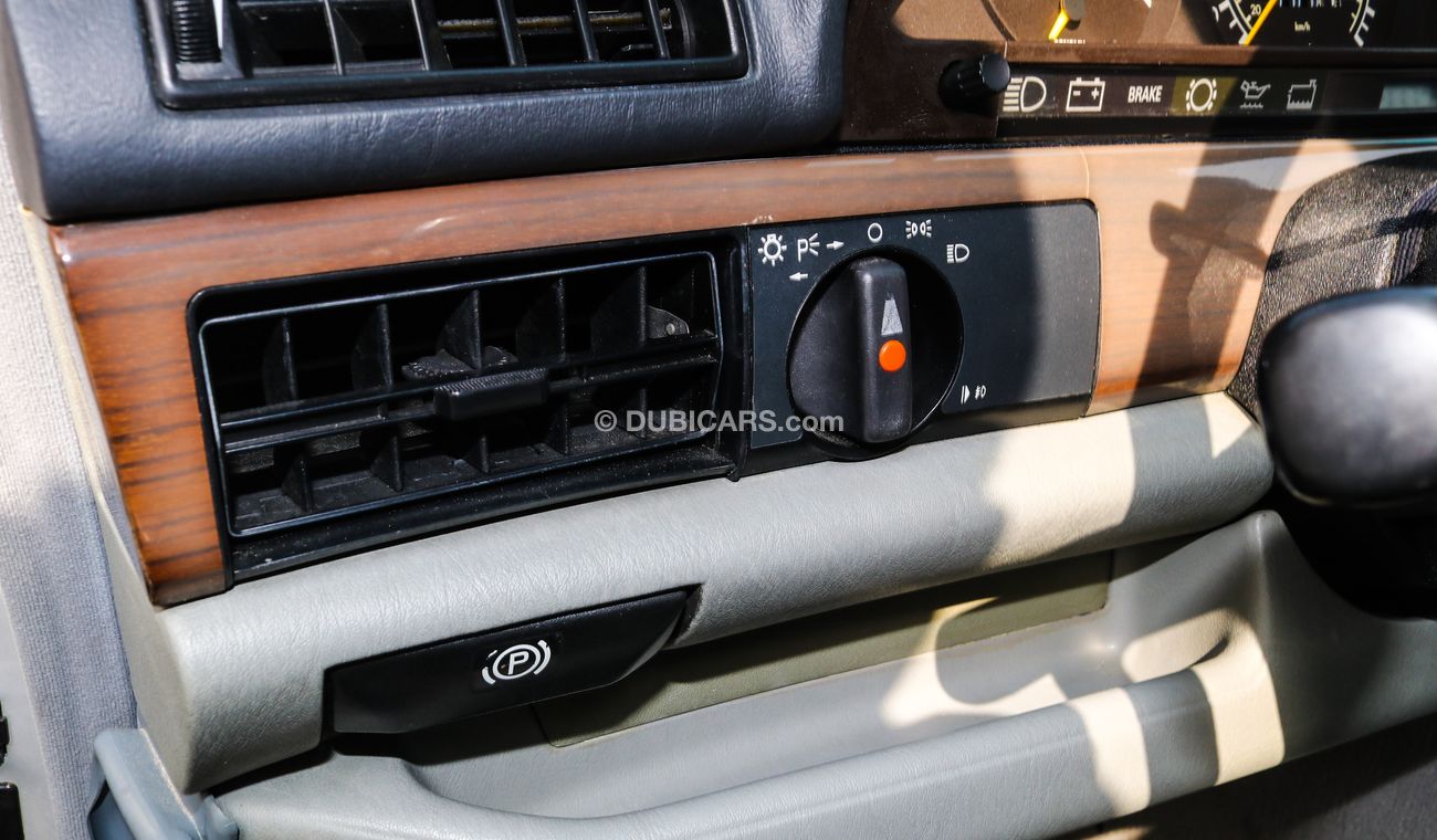 مرسيدس بنز 300 SLE