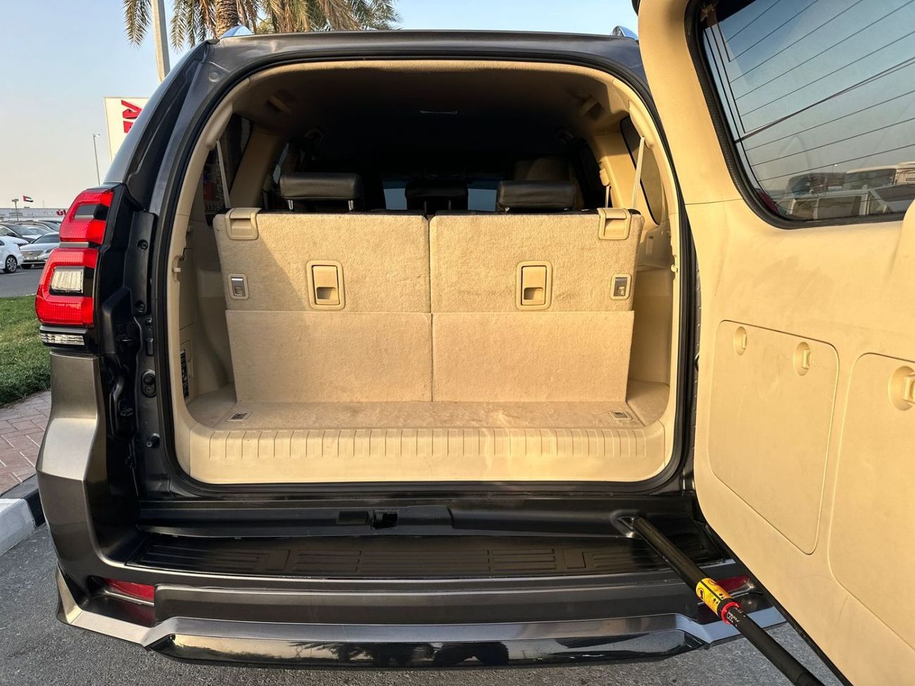 Toyota Prado MODIFIED TO 2023 MODEL | TESLA SCREEN | LHD |  2.7L PETROL ENGINE | 2016