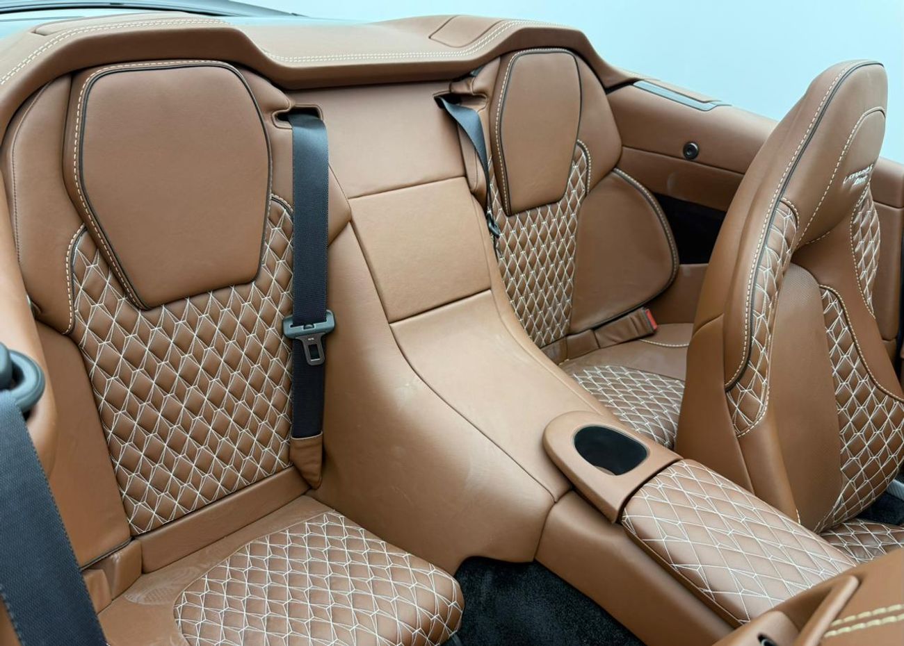 Aston Martin Vanquish 2018 Aston Martin Vanquish S Ultimate GT ,Full Service History ,Excellent Condition ,GCC