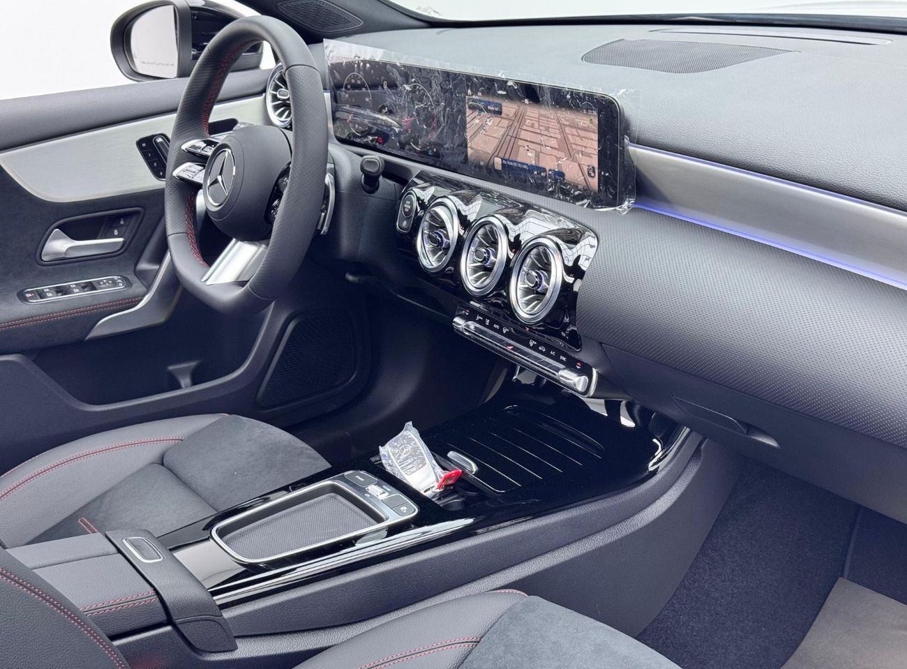 مرسيدس بنز A 200 Std 1.4L *Brand New* Mercedes Benz A200, 5 Years Mercedes Warranty, Delivery Kms, GCC