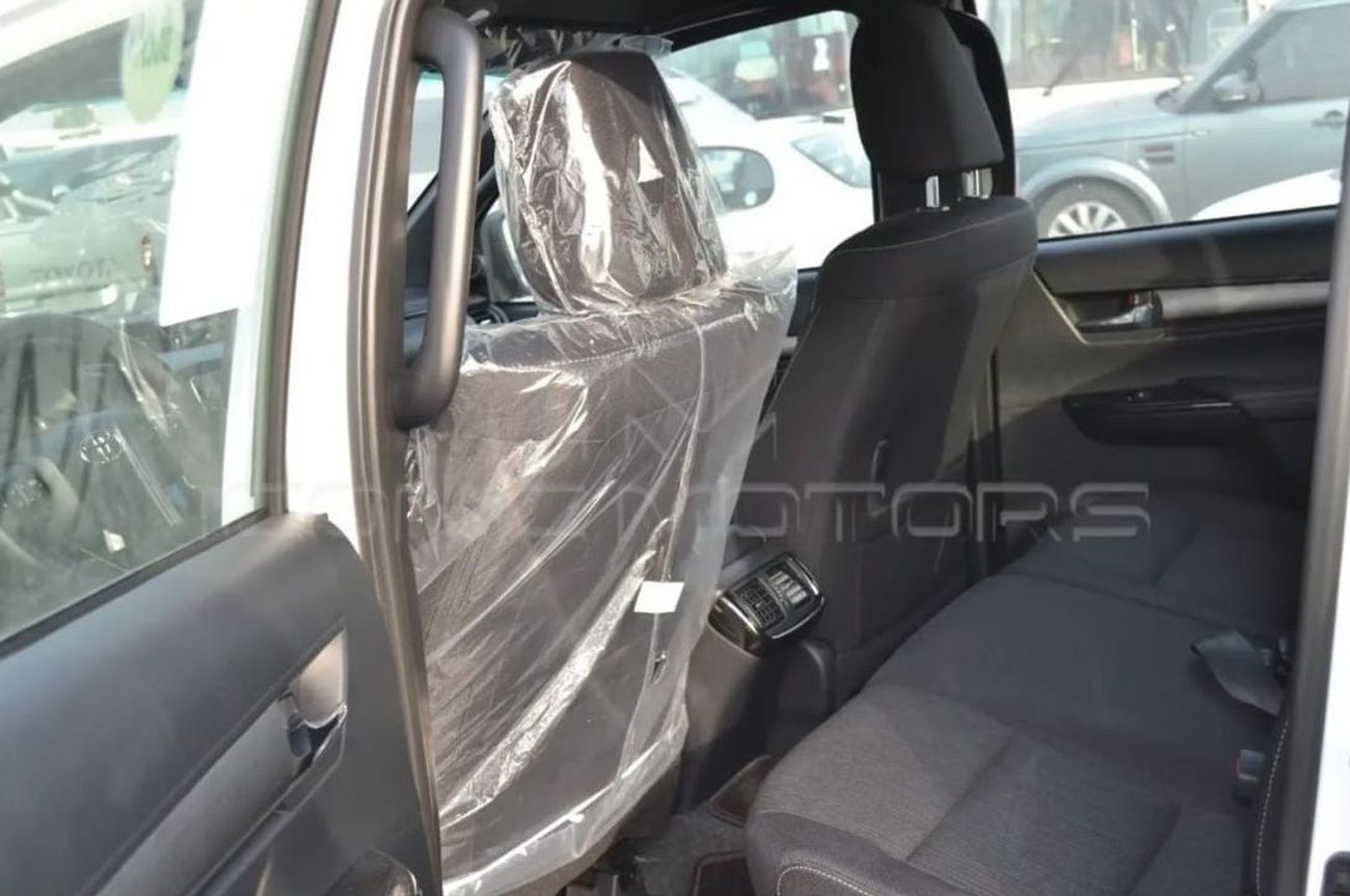 تويوتا هيلوكس 2025 TOYOTA HILUX ADVENTURE 4.0L PETROL