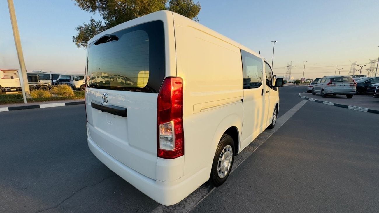 Toyota Hiace GOOD CONDITION | 2.8L DIESEL ENGINE | 2021 | RHD | AUTOMATIC TRANSMISSION | REAR VIEW CAMERA | PARKI