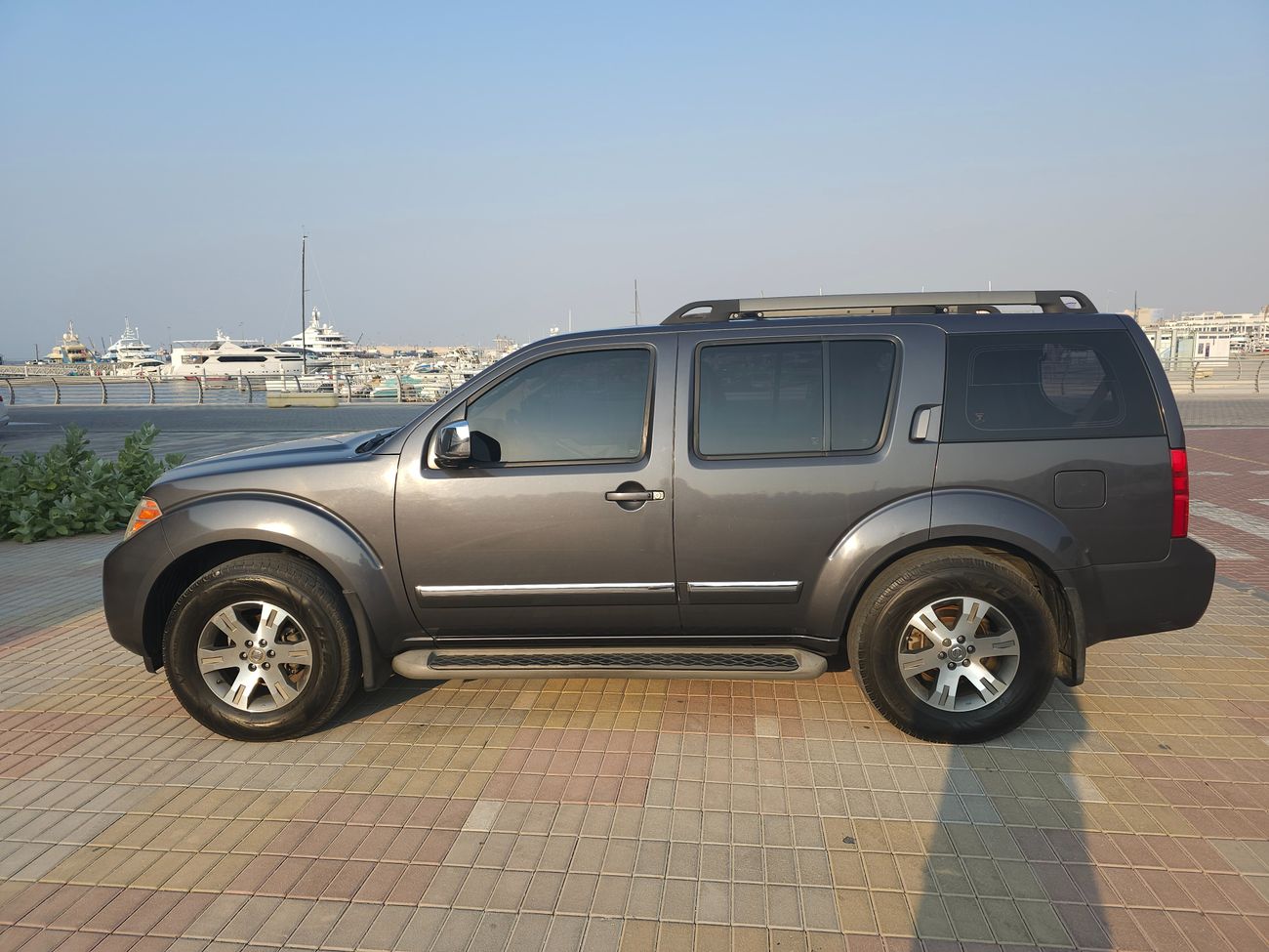 Nissan Pathfinder LE 4.0 V6