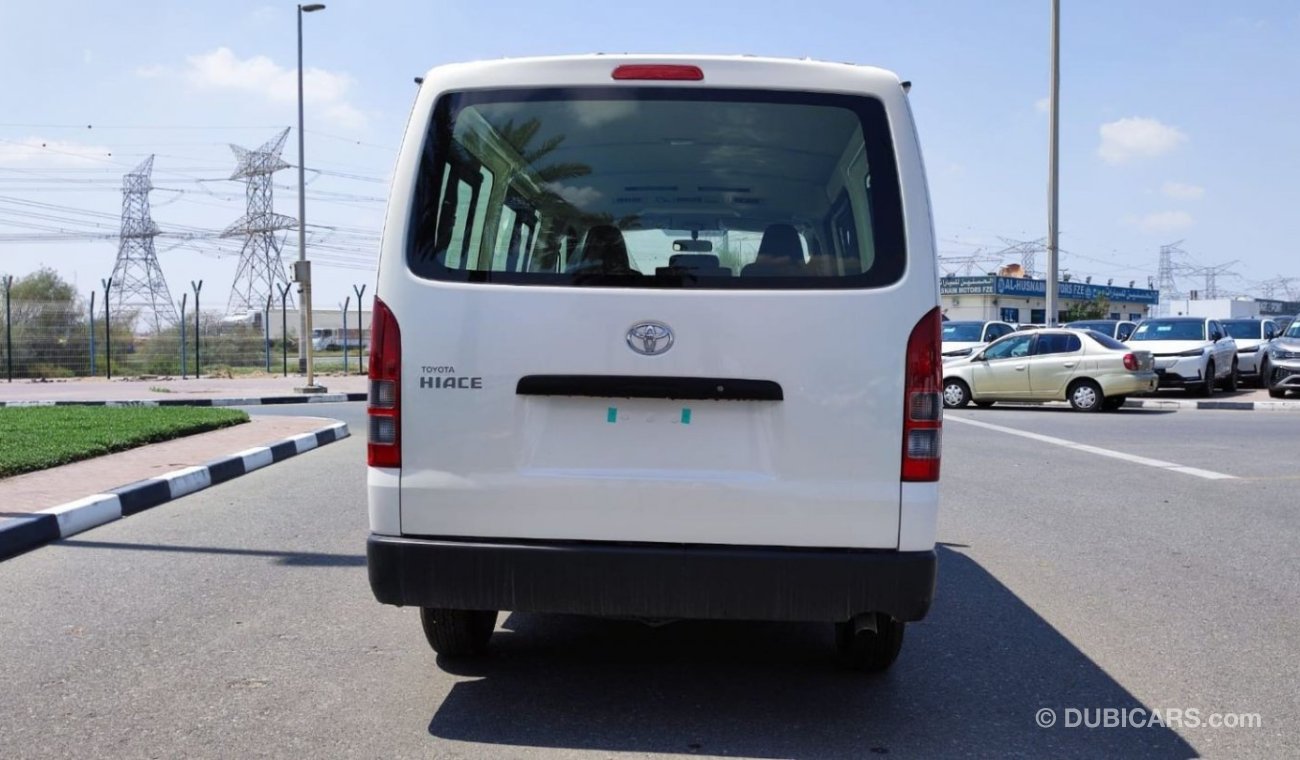 Toyota Hiace Van Toyota Hiace cargo. 2.5L Diesel, 2022, RWD, white color