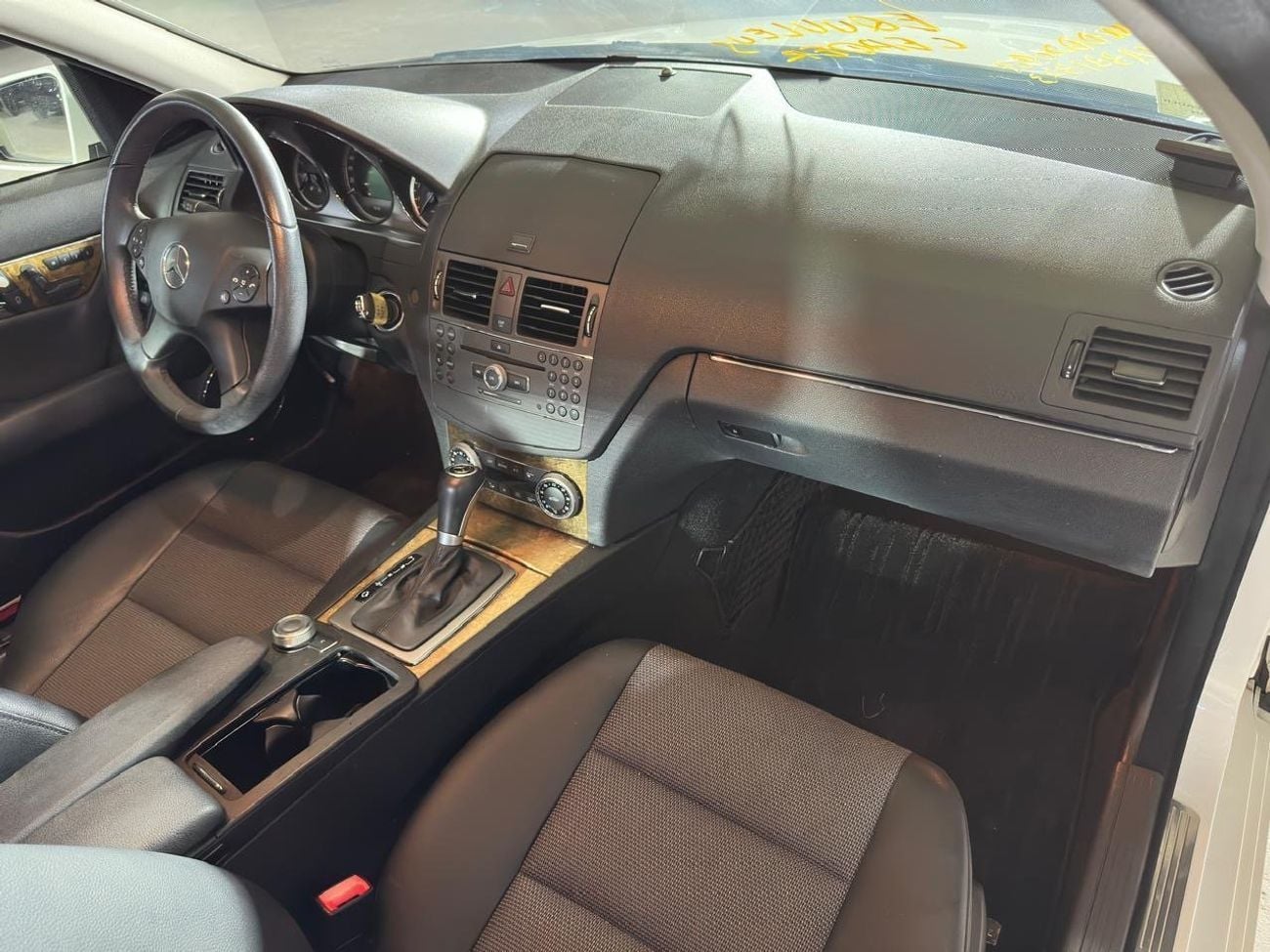 مرسيدس بنز C 300 MERCEDES C-CLASS C300 2010 3.0L | FULL SERVICE HISTORY | TWO KEYS | BLACK LEATHER INTERIOR