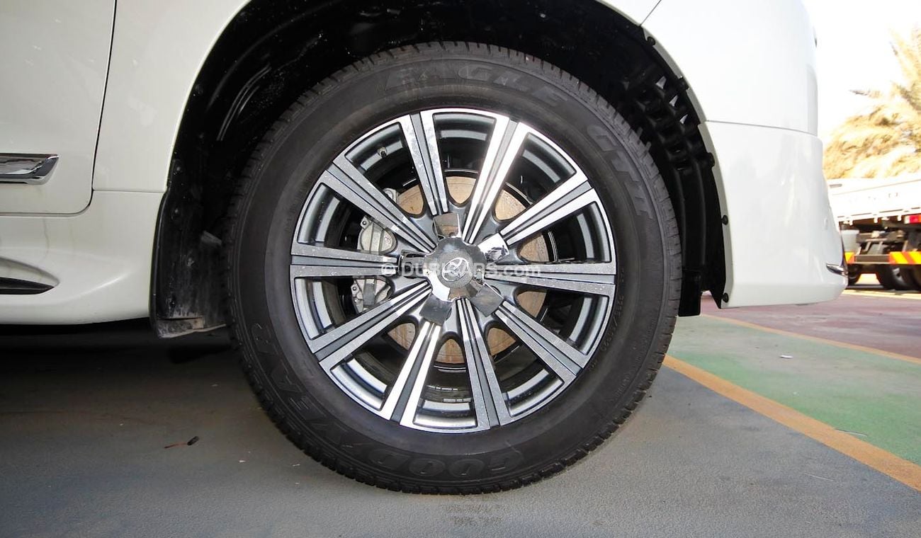 Toyota Land Cruiser LC200  GXR V8 4.5L Diesel