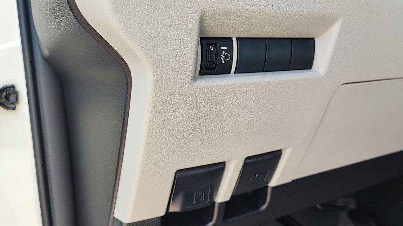 تويوتا هاياس TOYOTA HIACE 2.8L P-VAN DSL A C HI 3 MT