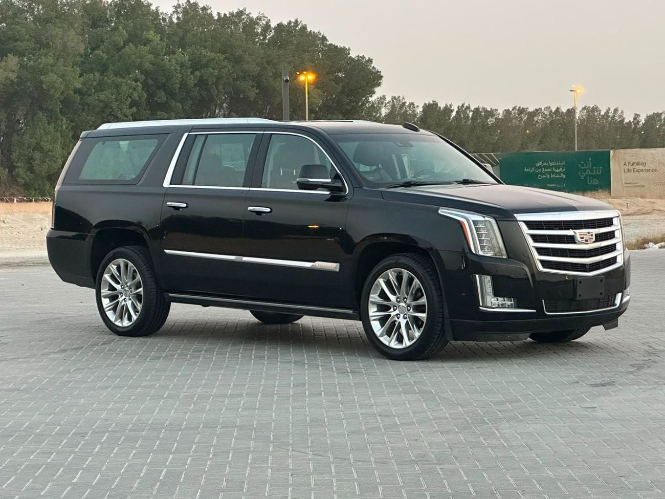 Cadillac Escalade Iq