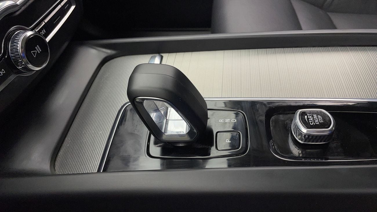 فولفو XC 60 2023 B5 CORE | AED 1617/Month | 0 DP | 30 Day Return | Warranty | Service History