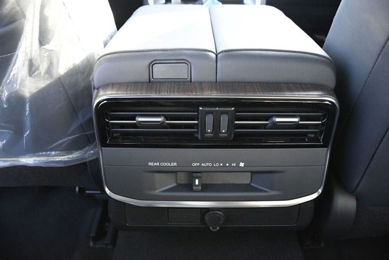 تويوتا لاند كروزر LC300 4.0 GXR WITH LEATHER AND POWER SEATS