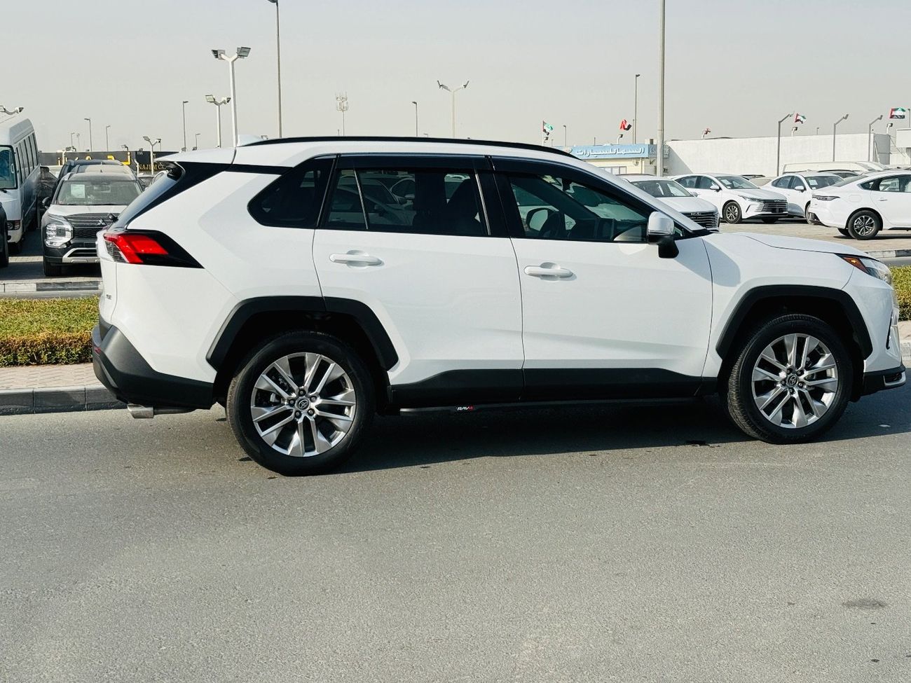 Toyota RAV4 Toyota RAV4 XLE premium