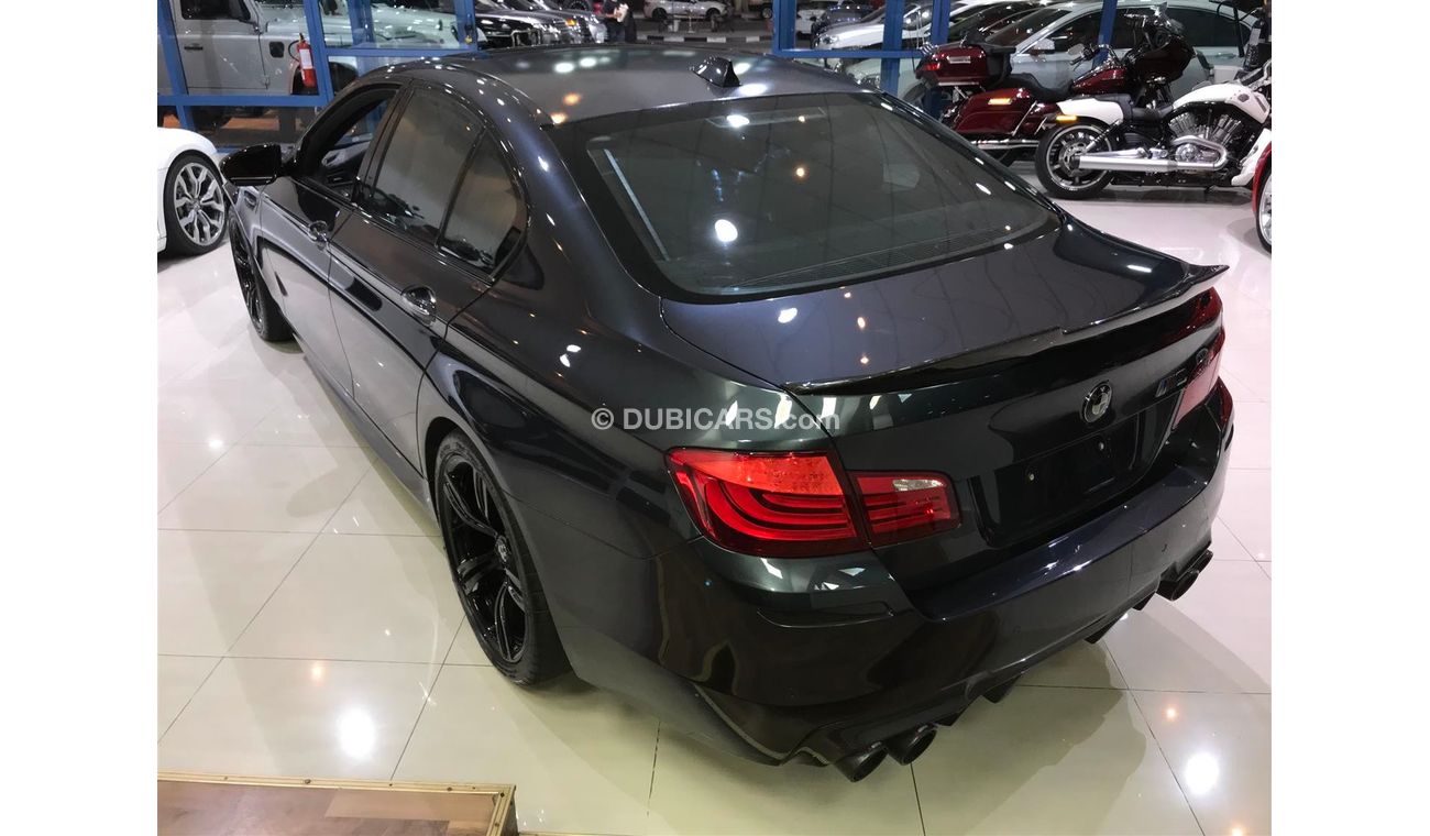 بي أم دبليو M5 - 2012 - GCC - ONE YEAR WARRANTY + FREE SERVICE -Immaculate Condition.