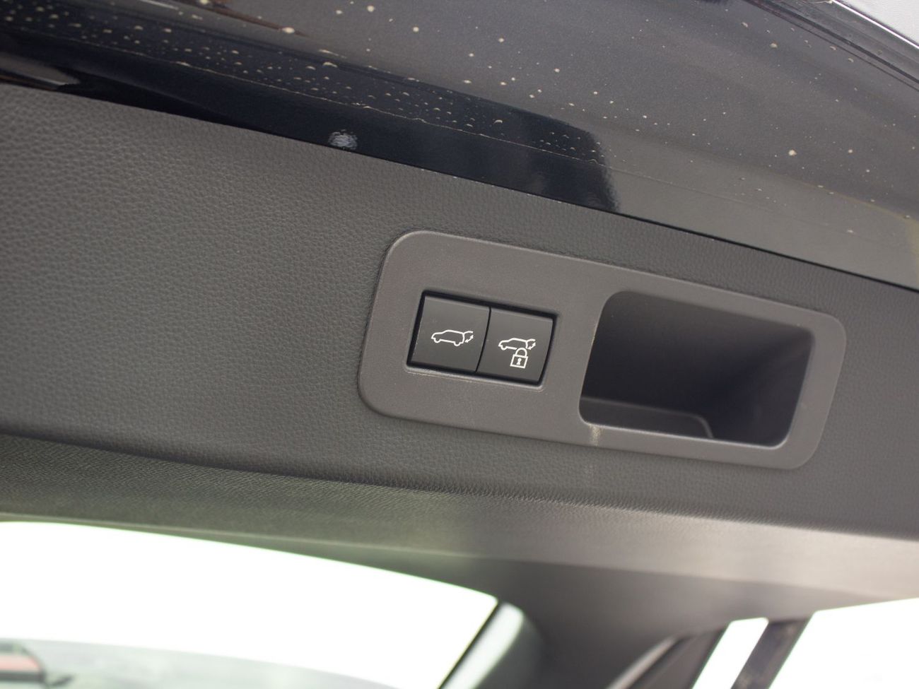 لكزس LX 700h EXPORT ONLY - LEXUS 700h 3.5L TWIN TURBO V6 TURBO SPORT