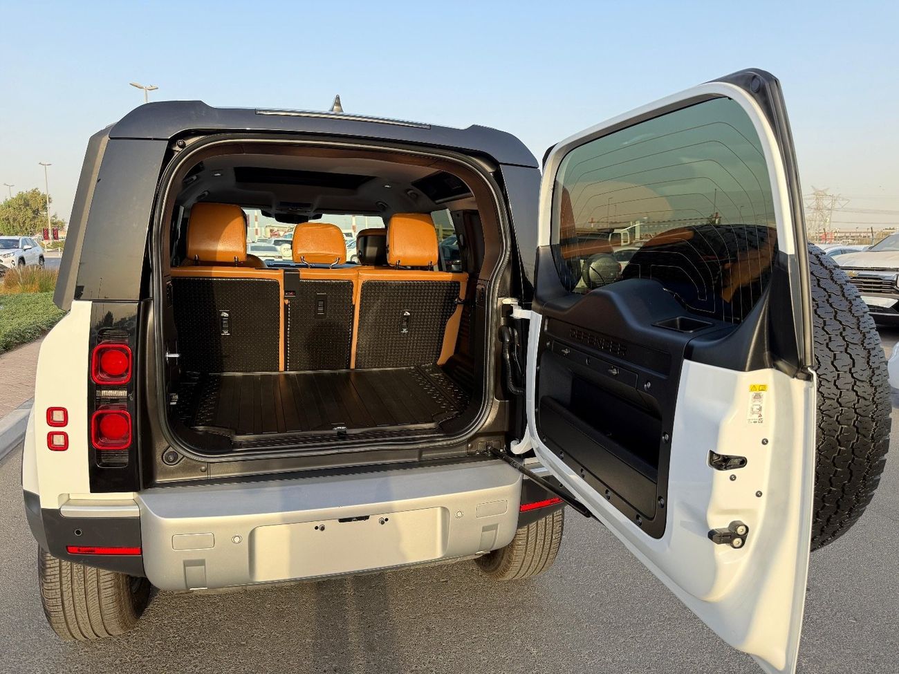 Land Rover Defender P300 110 S 2.0L (5 Seater)