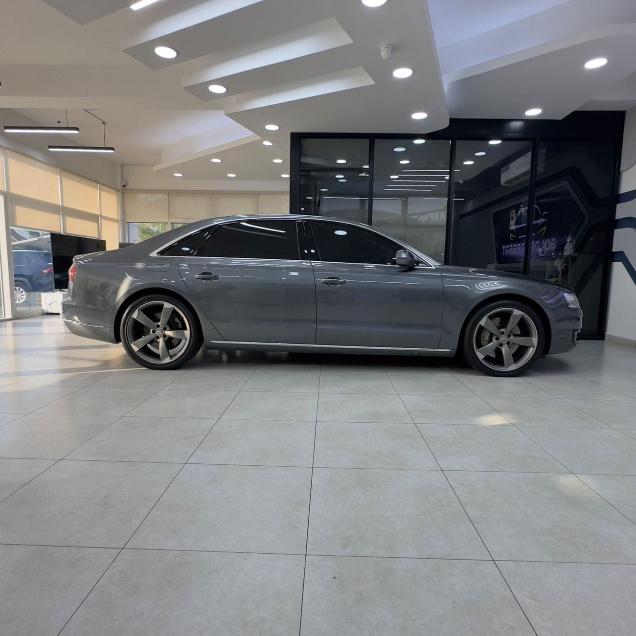 Audi A8 L 60 TFSI quattro Rear Package 4.0L