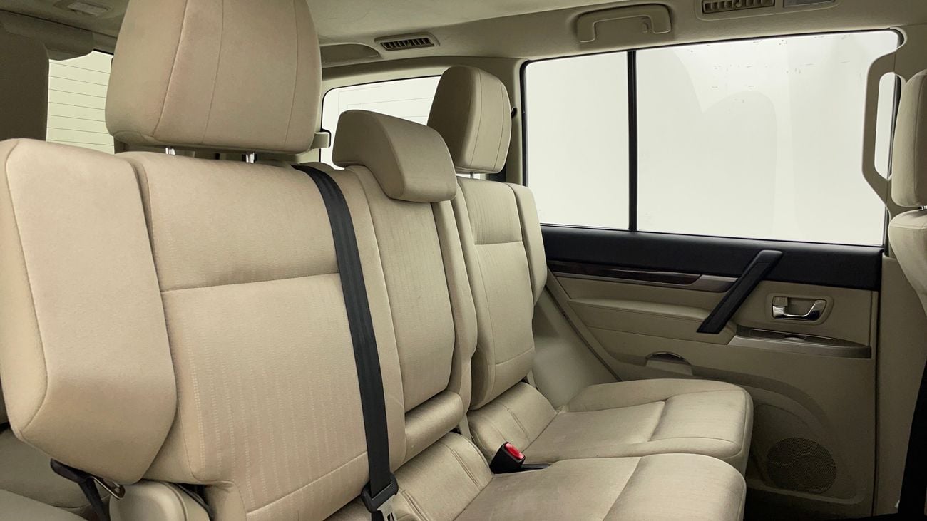 ميتسوبيشي باجيرو GLS MIDLINE 3 | بدون دفعة مقدمة | اختبار القيادة في المنزل