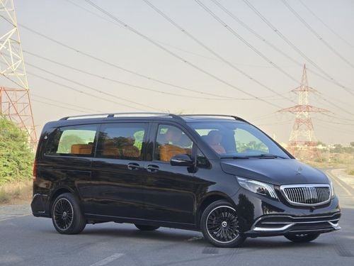 Mercedes-Benz V 250 Std 2.1L MERCEDES V-250 GCC 2018 BODY KIT MAYBACH 2023 // PERFECT CONDITION WITH GOOD PRICE