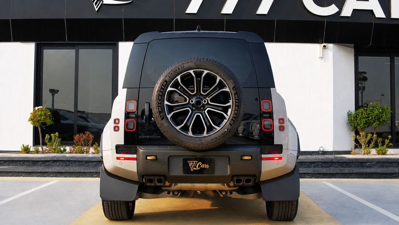 Land Rover Defender 110 OCTA  P635 | Borasco Grey | Light Cloud/Lunar | 635 HP