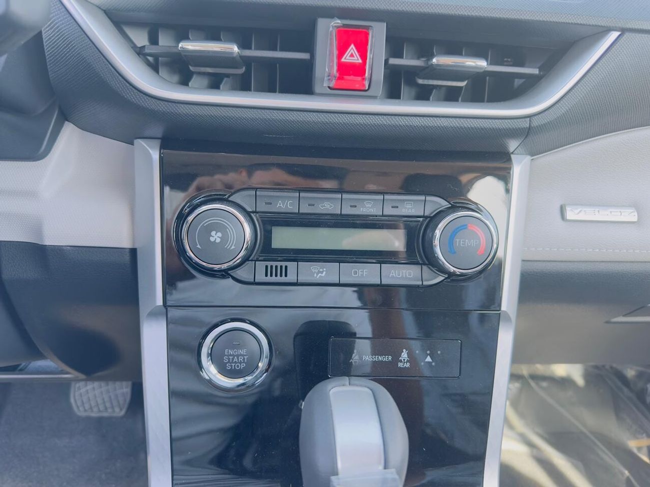 Toyota Veloz 1.5L PET A/T - 24YM  (EXPORT OFFER)