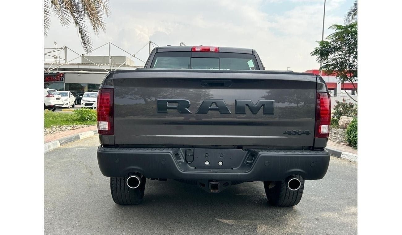 RAM 1500 DODGE RAM 5.7 WARLOCK 2021 GCC LOW MILEAGE WITH AGENCY WARRANTY  & SERVICE CONTRACT TILL 2027 IN MIN