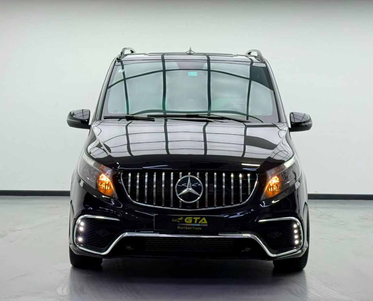 Mercedes Benz V 250 LUXURY 2024 Mercedes-Benz V250, AutoGuard Warranty, Excellent Condition, GCC Specs.