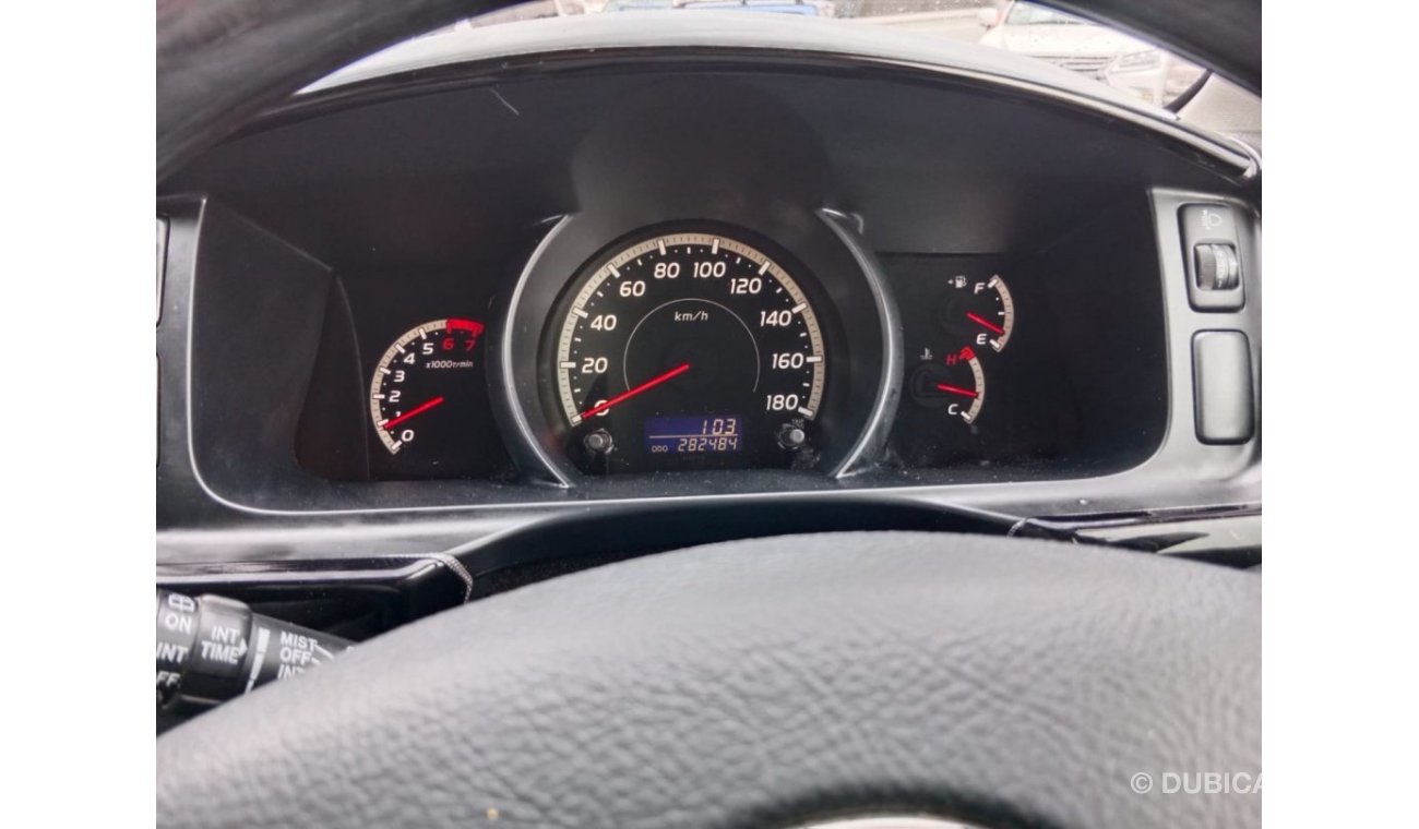 تويوتا هاياس TOYOTA HIACE VAN RIGHT HAND DRIVE (PM1555)