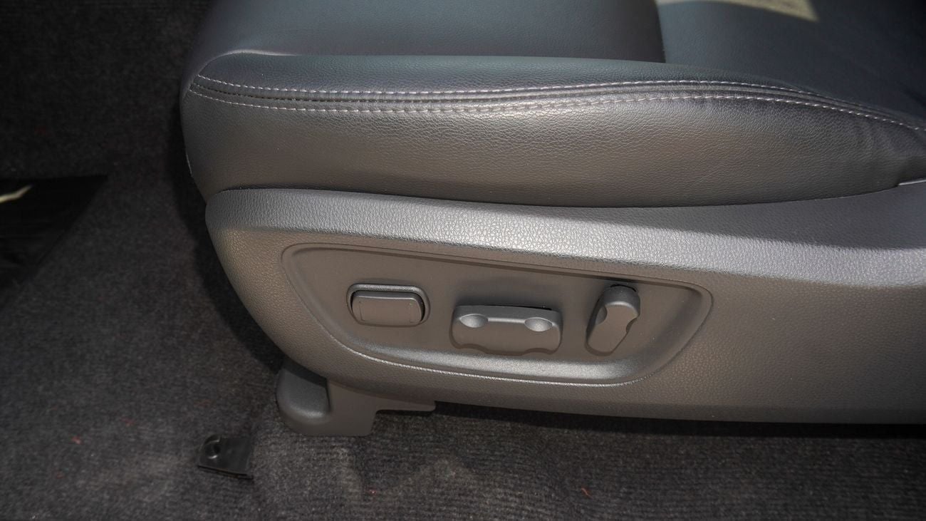 Mitsubishi Montero Sport Brand New Montero Sport 2025 Export 3.0L 4WD Petrol|White/Black|MONTEROSPORT-GLS-PREM-25|