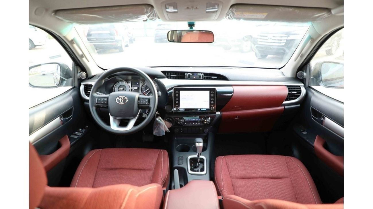 Toyota Hilux 2023 Toyota Hilux 4x4 DC 2.8 D AT SR5 - Grey inside Maroon | Export Only