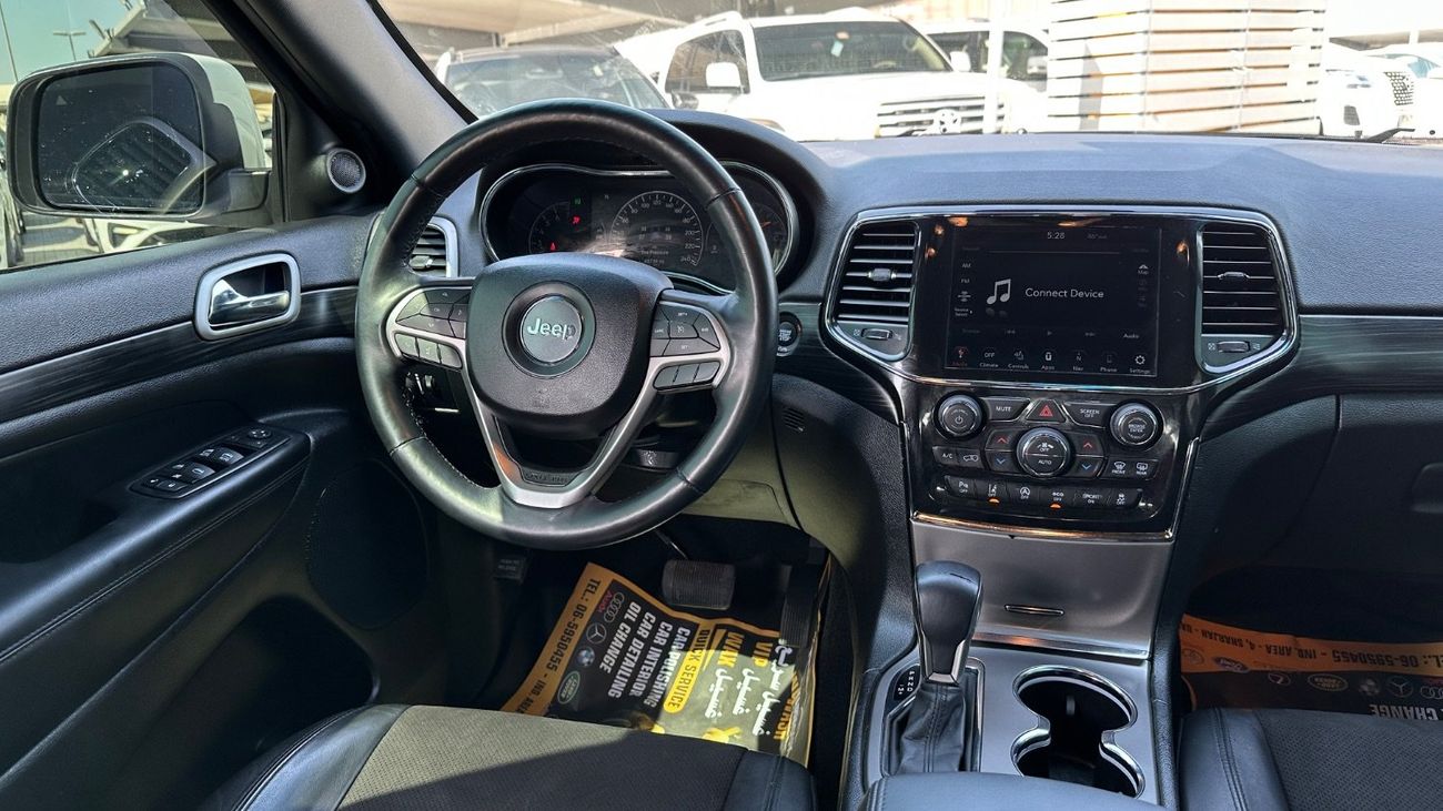 جيب جراند شيروكي Laredo 3.6L 4WD