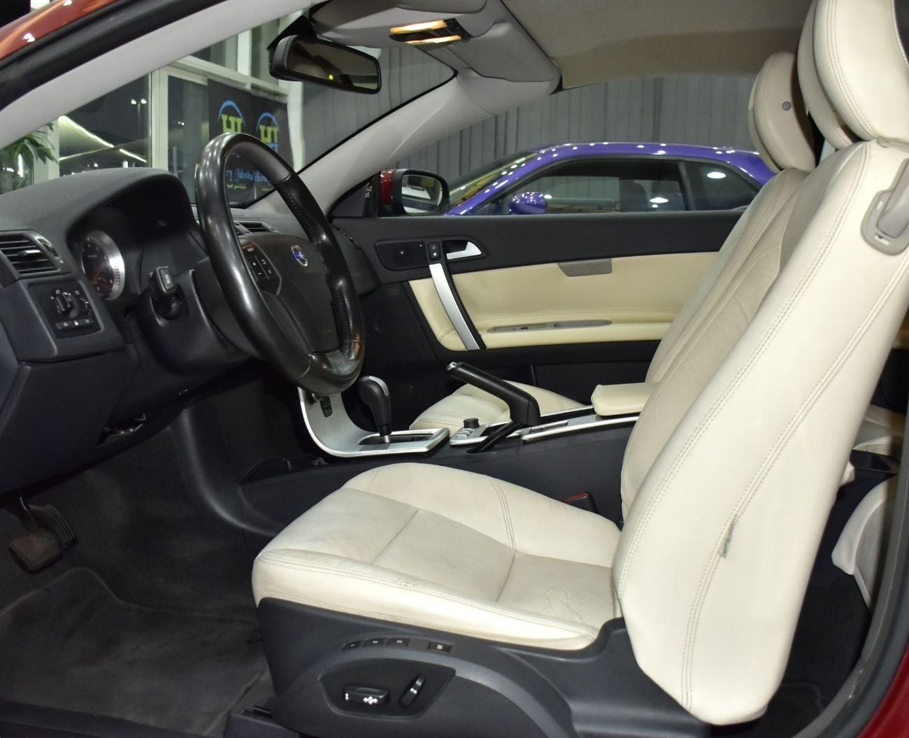 فولفو C70 EXCELLENT DEAL for our Volvo C70 T5 ( 2011 Model ) in Red Color GCC Specs
