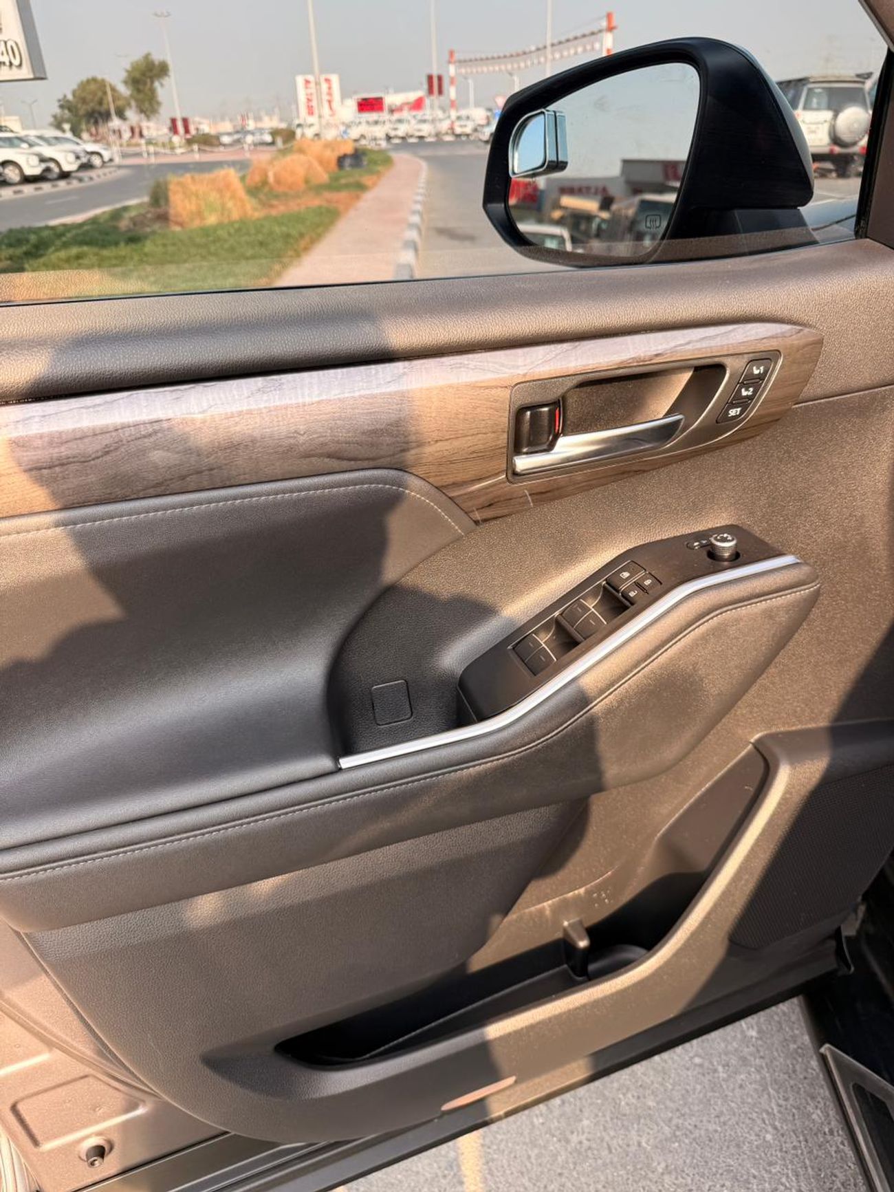 Toyota Highlander Hybrid platinum 2.5L 360 camera | panoramic | leather seats Full option