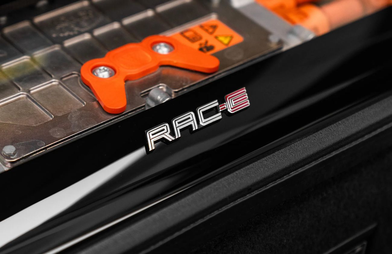 فيراري SF90 سبيدر 4.0L V8 Twin-Turbocharged Engine + eMotor | Warranty