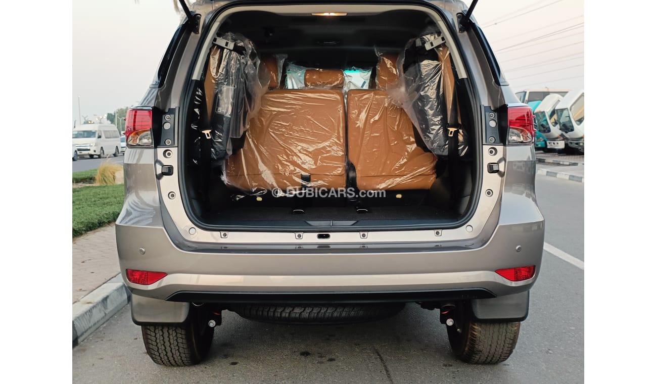 Toyota Fortuner 2.7L PETROL, LEATHER SEATS / REAR PARKING SENSOR (CODE # 60012)
