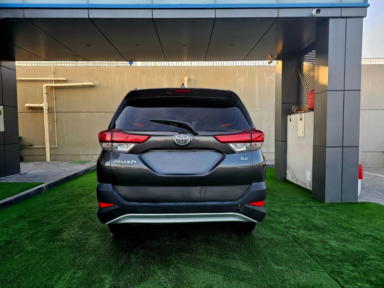 Toyota Rush EX / 1.5 V4/ LEATHER SEATS/ LOW MILEAGE/ EXPORT ONLY