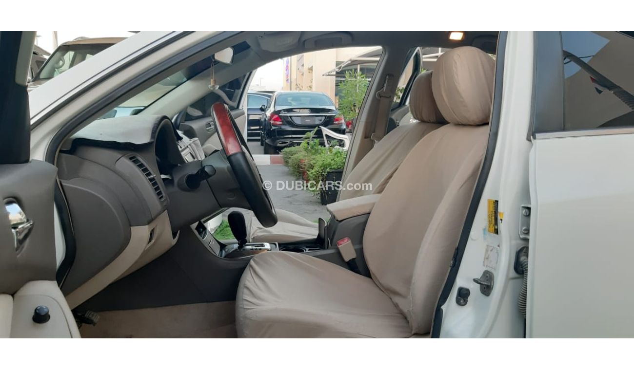 Nissan Altima Without accidents No.2, white color inside beige, fingerprint, cruise control, rear wing control, se