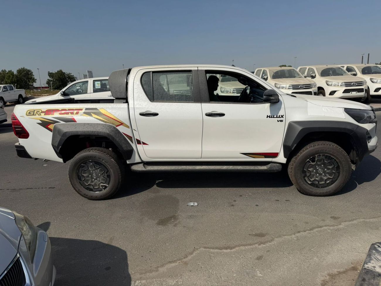 تويوتا هيلوكس Hilux GR 4.0 2025 full Oman specs