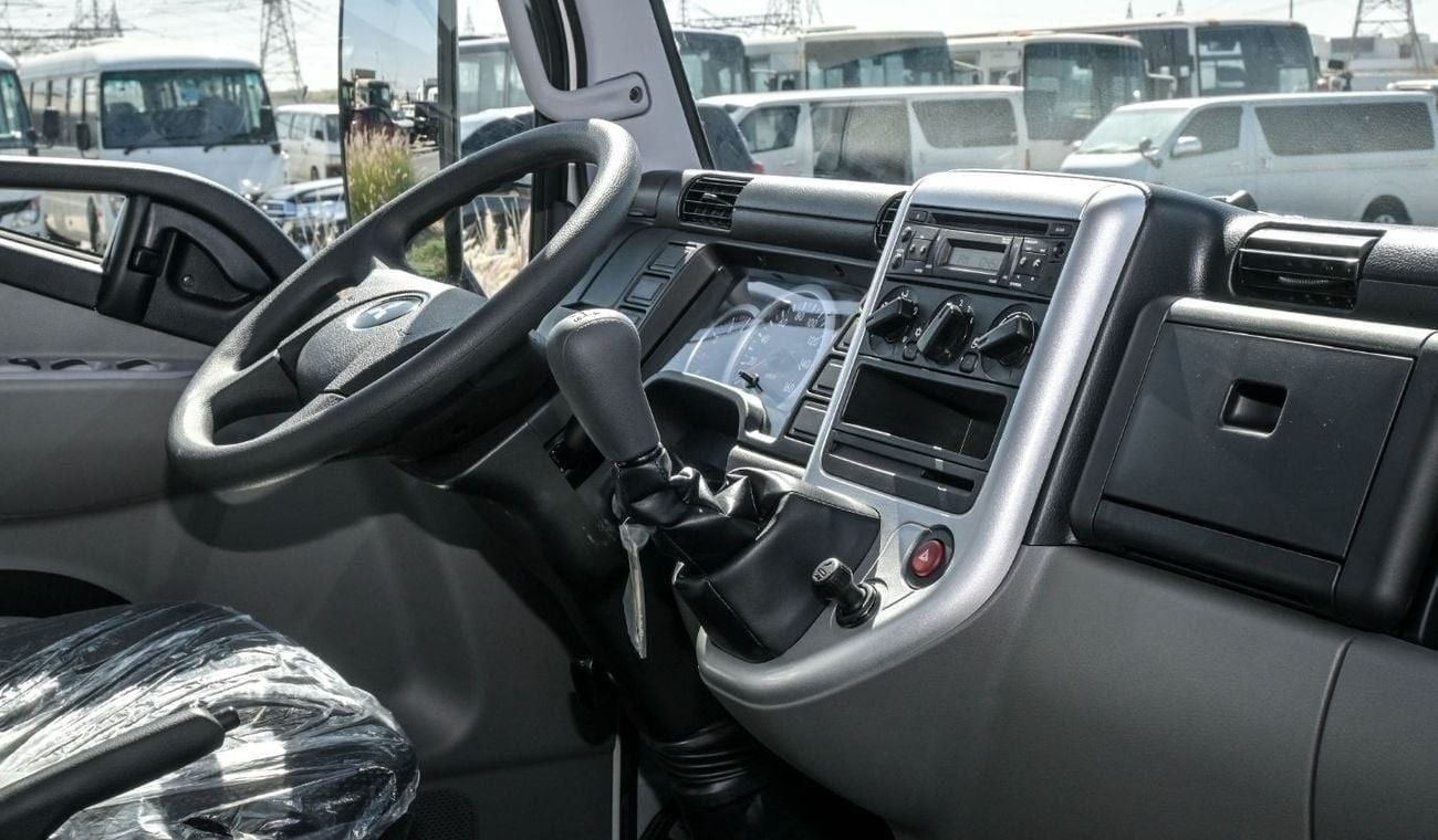 Mitsubishi Fuso Canter Brand New MItsubishi Canter Cargo 2025 Export 4.2L 2WD M/T Diesel|White/Black|CANTERCARGO-170-25|
