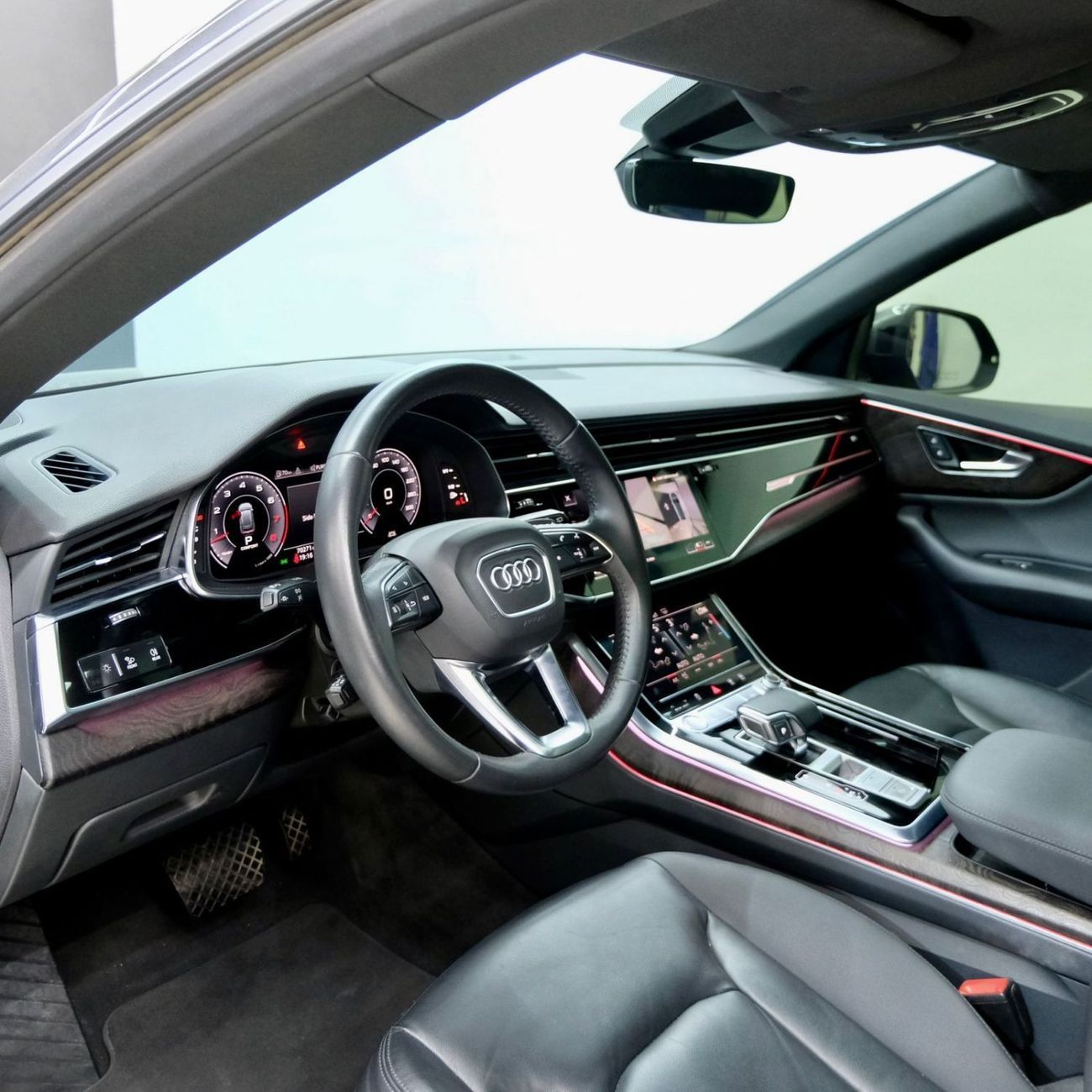 أودي Q8 55 TFSI quattro S-Line 3.0L (340 HP)