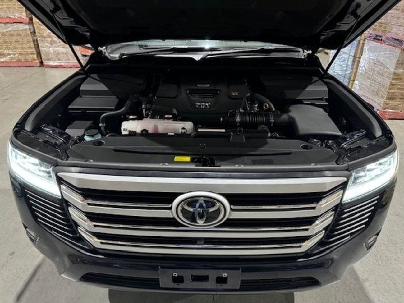 تويوتا لاند كروزر SAHARA DIESEL AUTO 15KM NEW FULL OPTIONS RIGHT-HAND-DRIVE