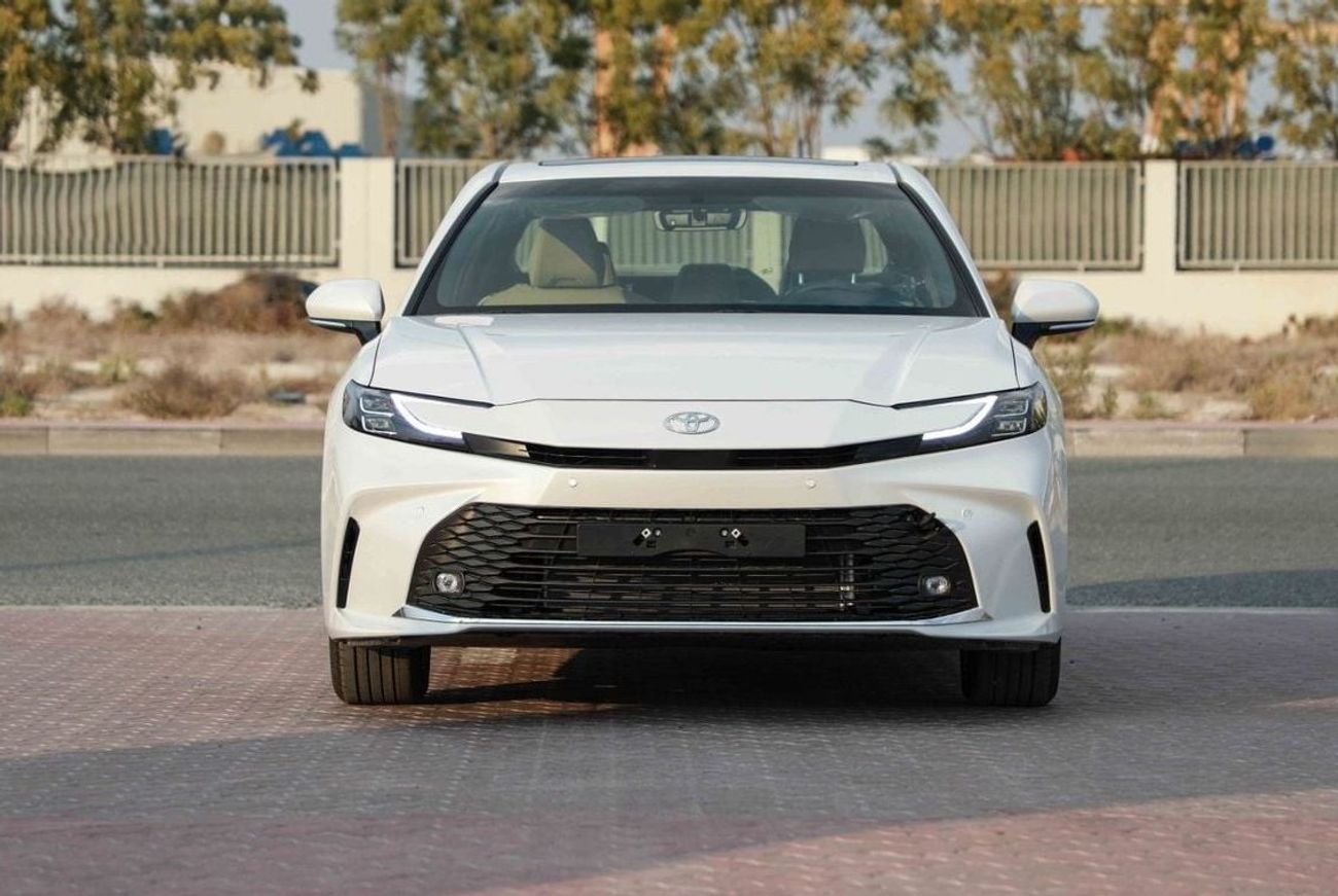 Toyota Camry 2025 TOYOTA CAMRY LE 2.5 - PLATINUM WHITE PEARL inside BEIGE | Export Only