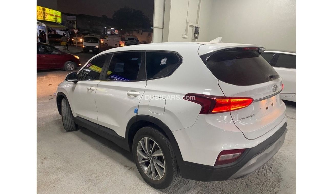 هيونداي سانتا في متوسط المواصفات