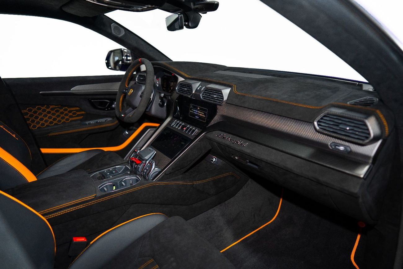 لامبورغيني اوروس 4.0T V8 Performante URUS PERFORMANTE | FULL CARBON INT/EXT | EXTENDED PERFORMANTE TRIM | SUNSHINE PA